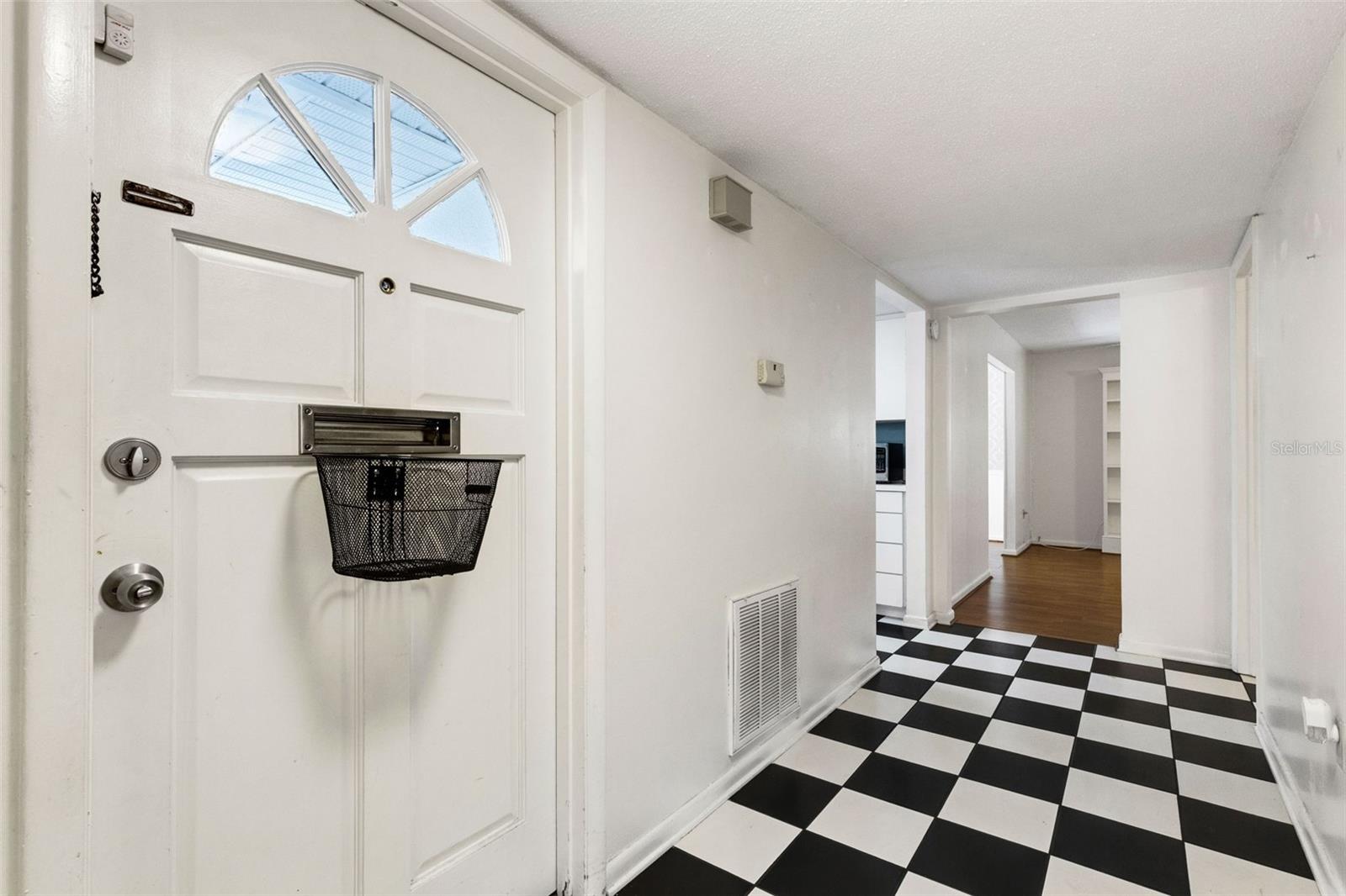 Image 6 of 35 For 512 Cameo Drive