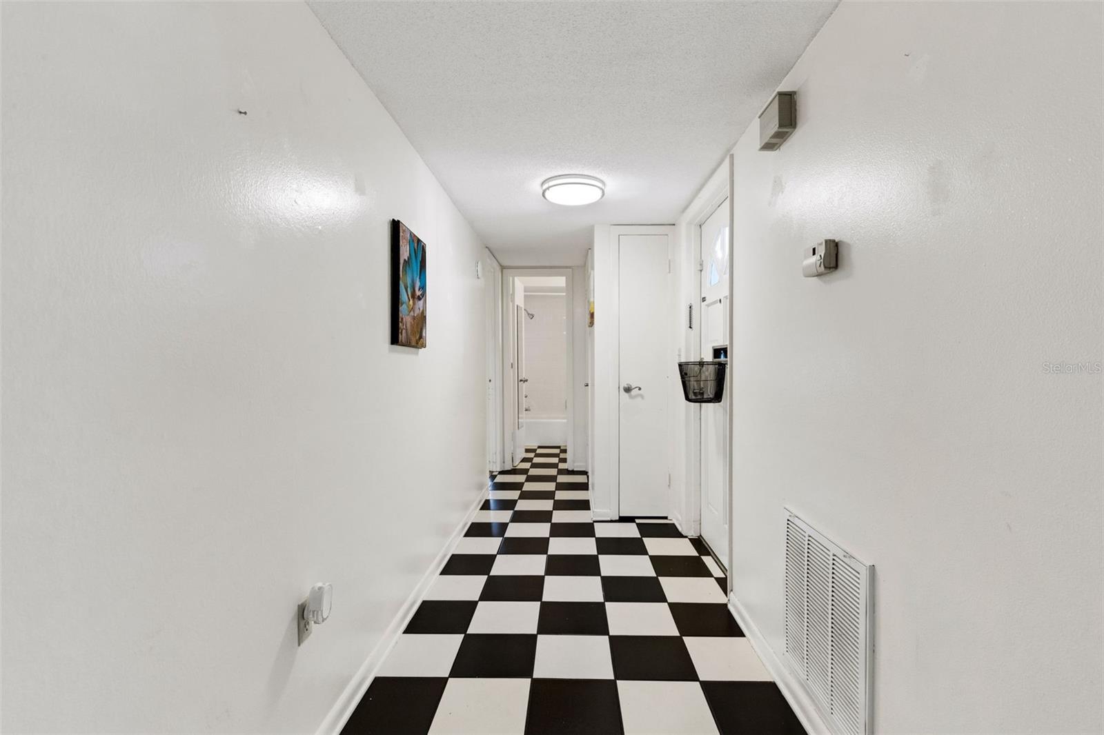 Image 7 of 35 For 512 Cameo Drive