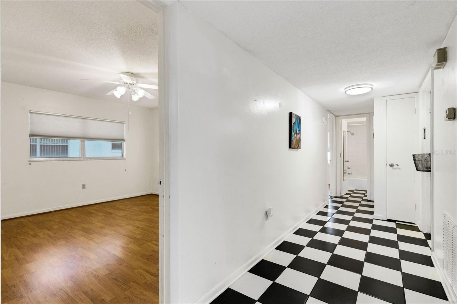 Image 8 of 35 For 512 Cameo Drive