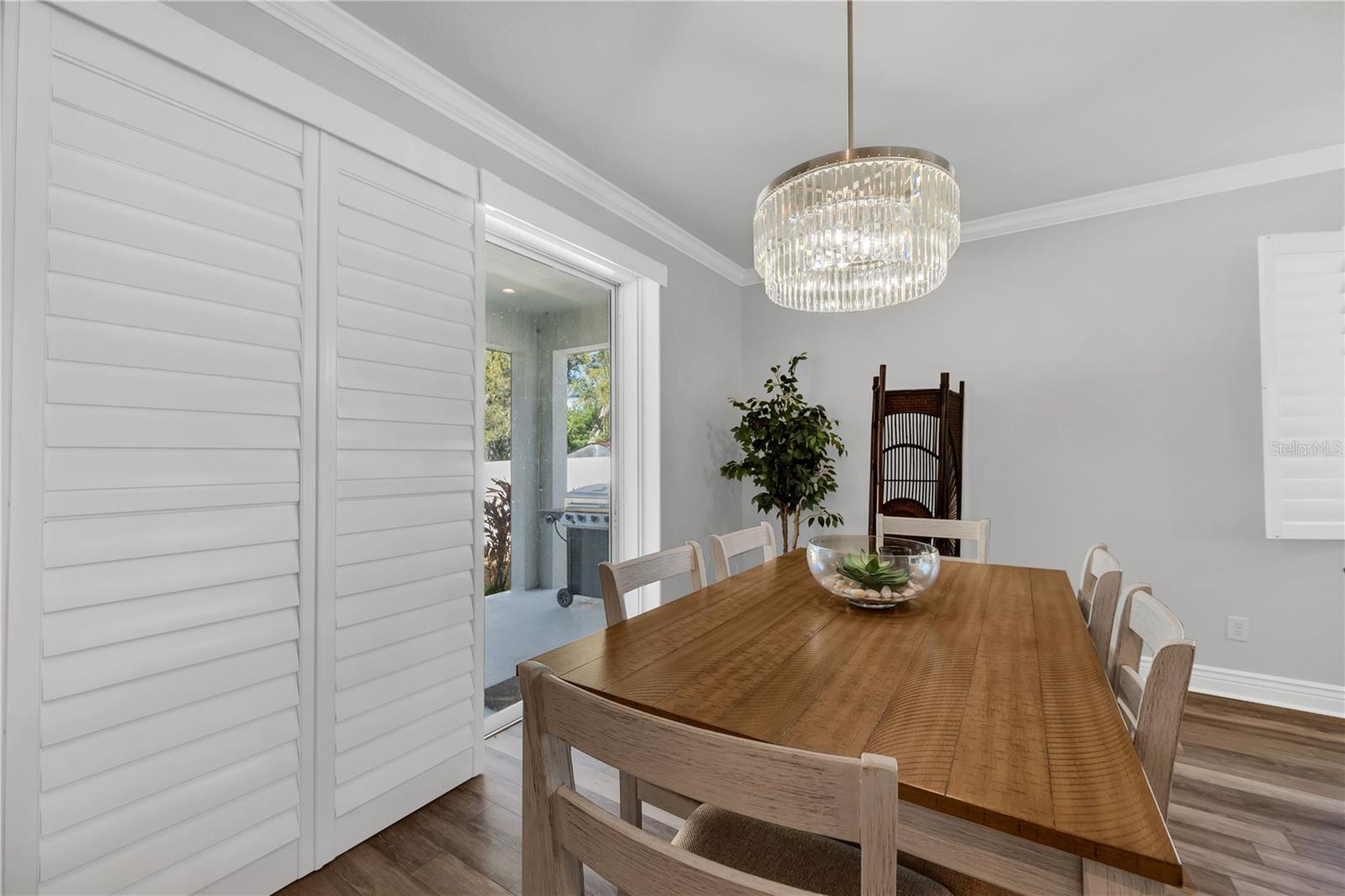 Image 15 of 42 For 7272 Cedarcrest Boulevard