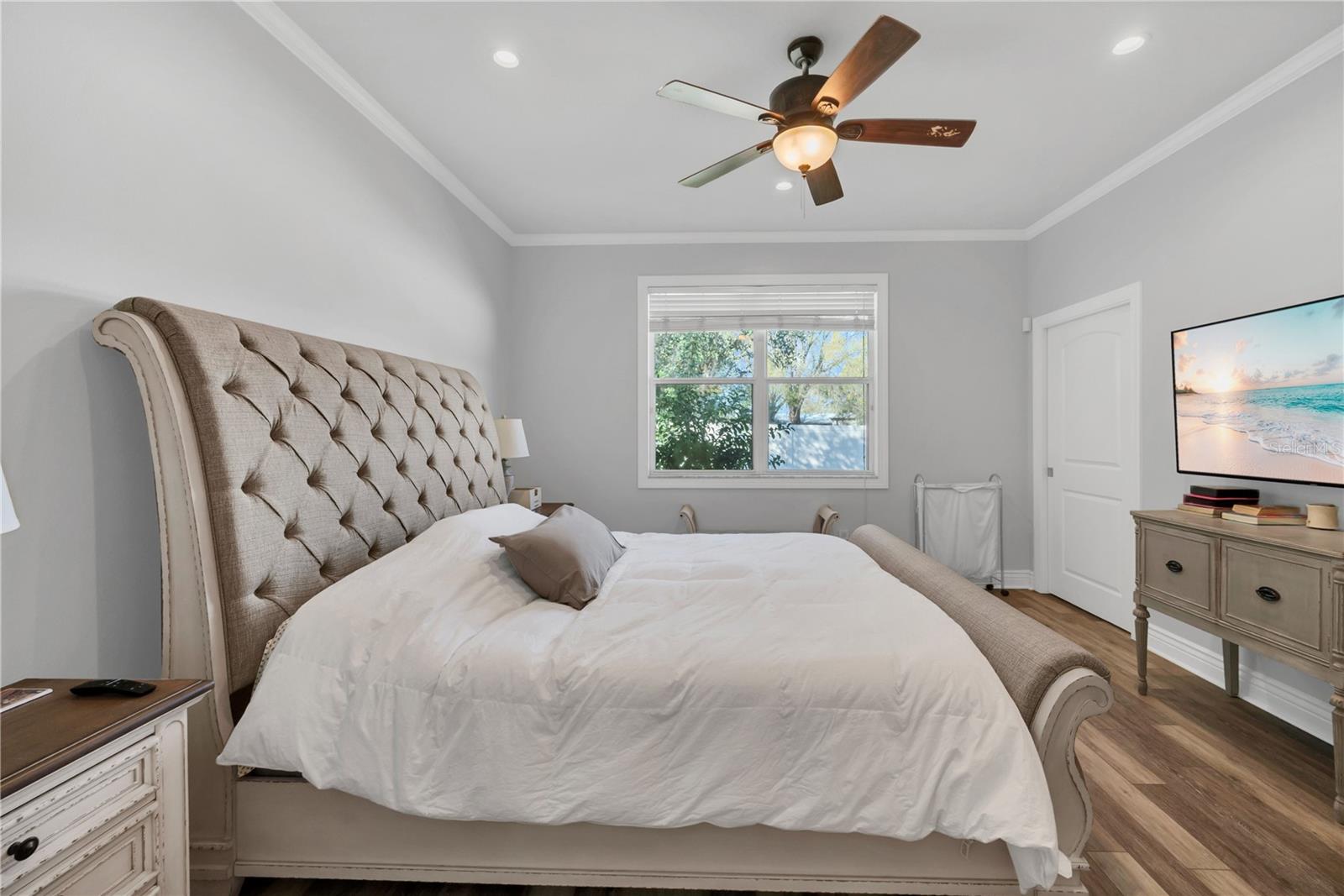 Image 19 of 42 For 7272 Cedarcrest Boulevard