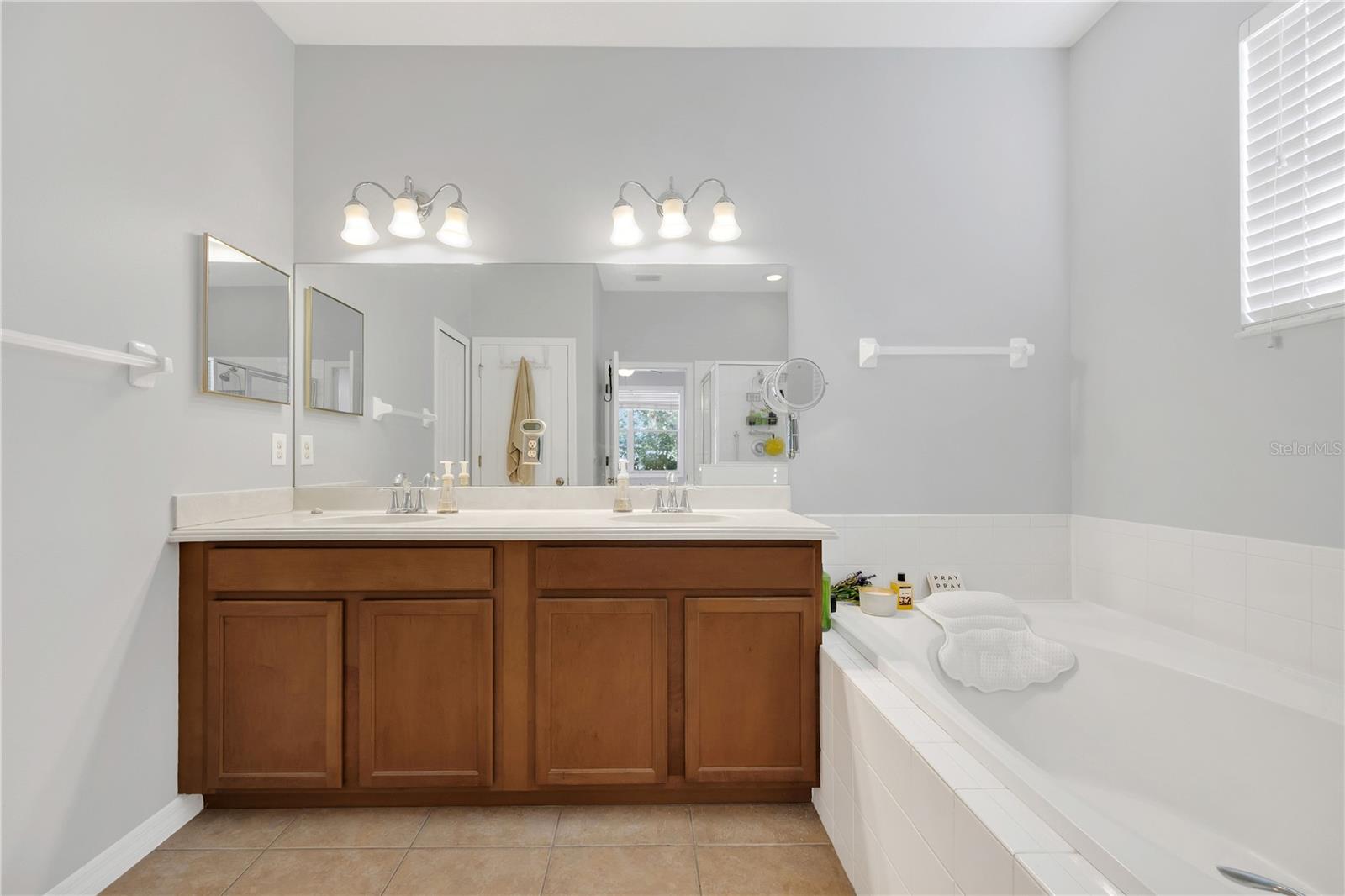 Image 21 of 42 For 7272 Cedarcrest Boulevard