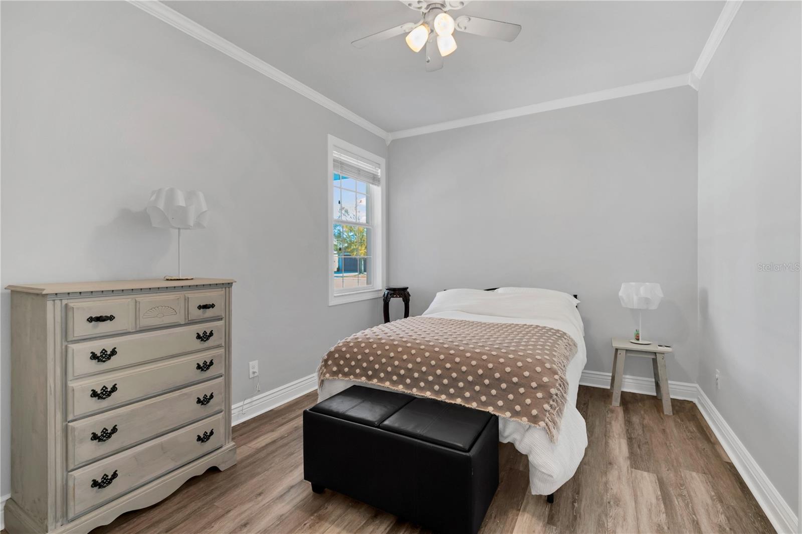 Image 23 of 42 For 7272 Cedarcrest Boulevard