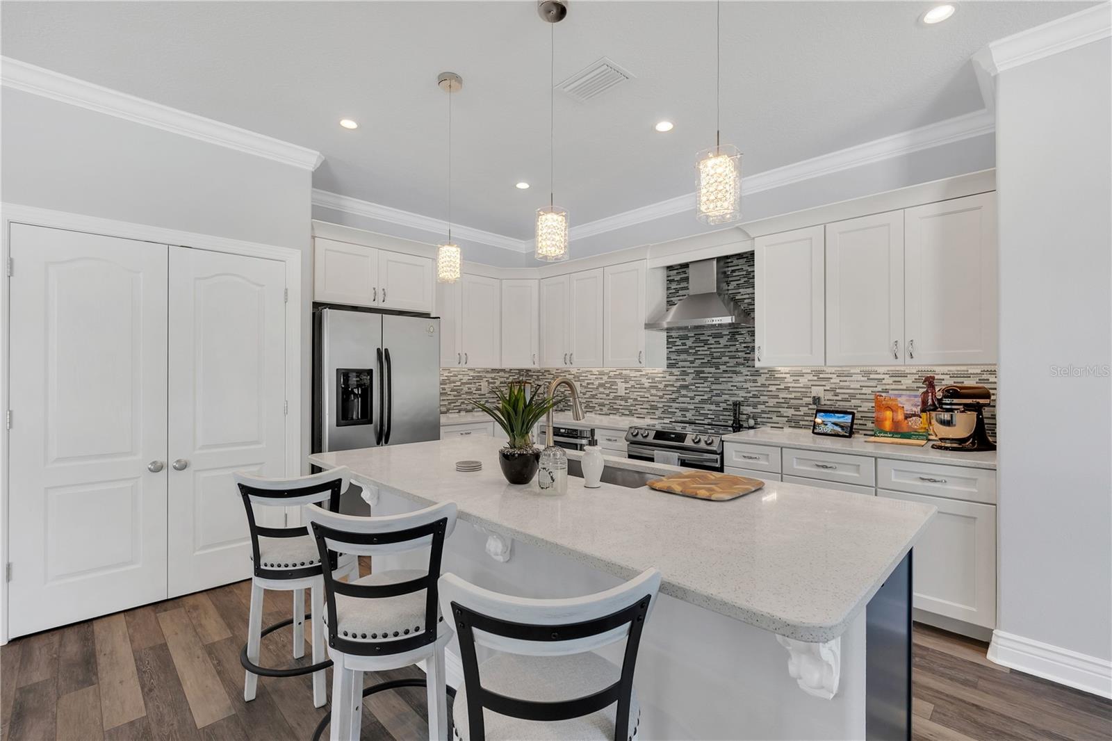 Image 5 of 42 For 7272 Cedarcrest Boulevard