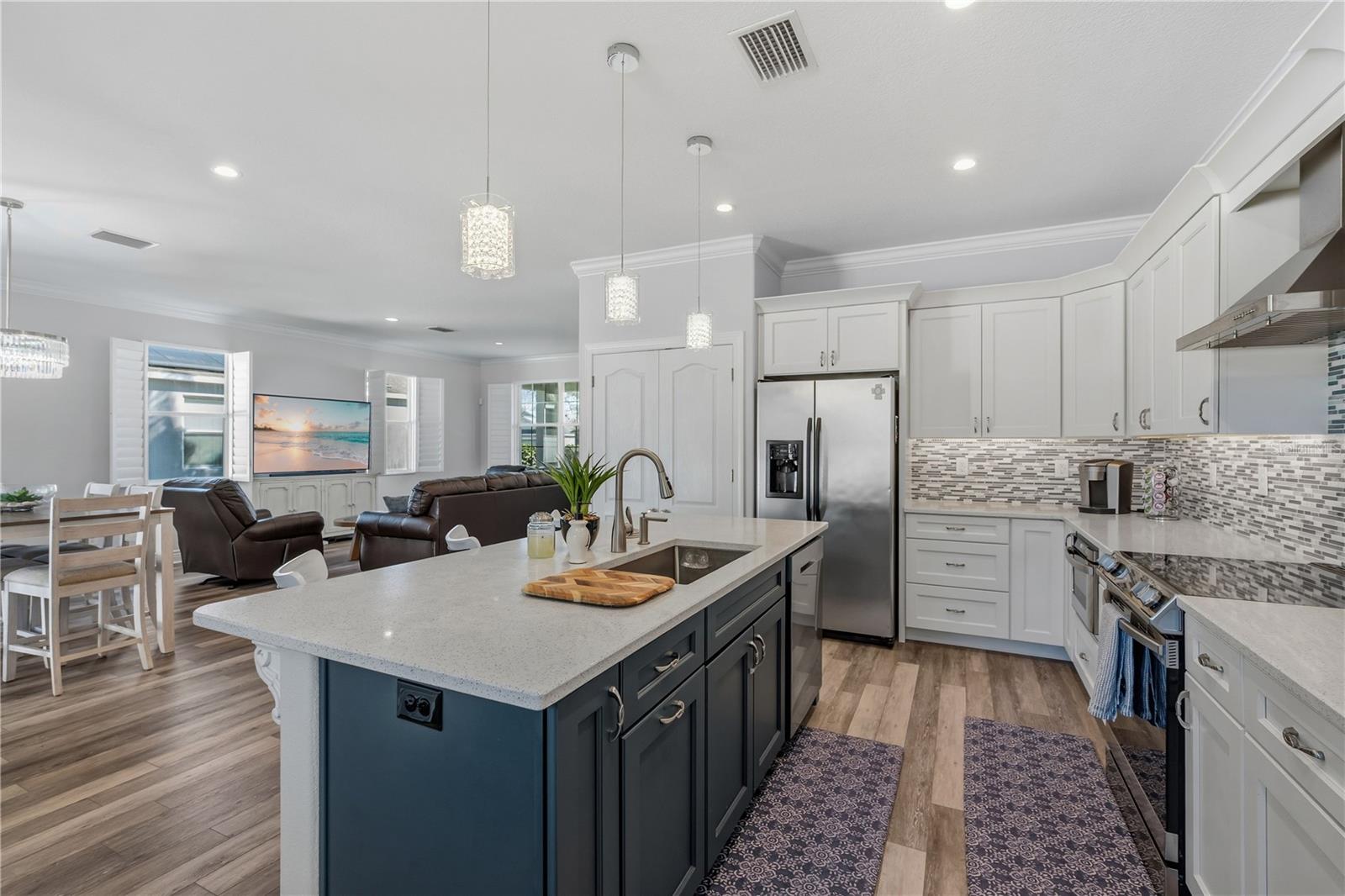 Image 6 of 42 For 7272 Cedarcrest Boulevard