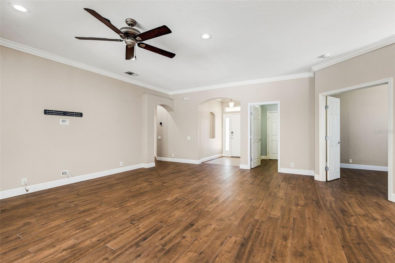 Image 10 of 59 For 3906 Whistlewood Circle