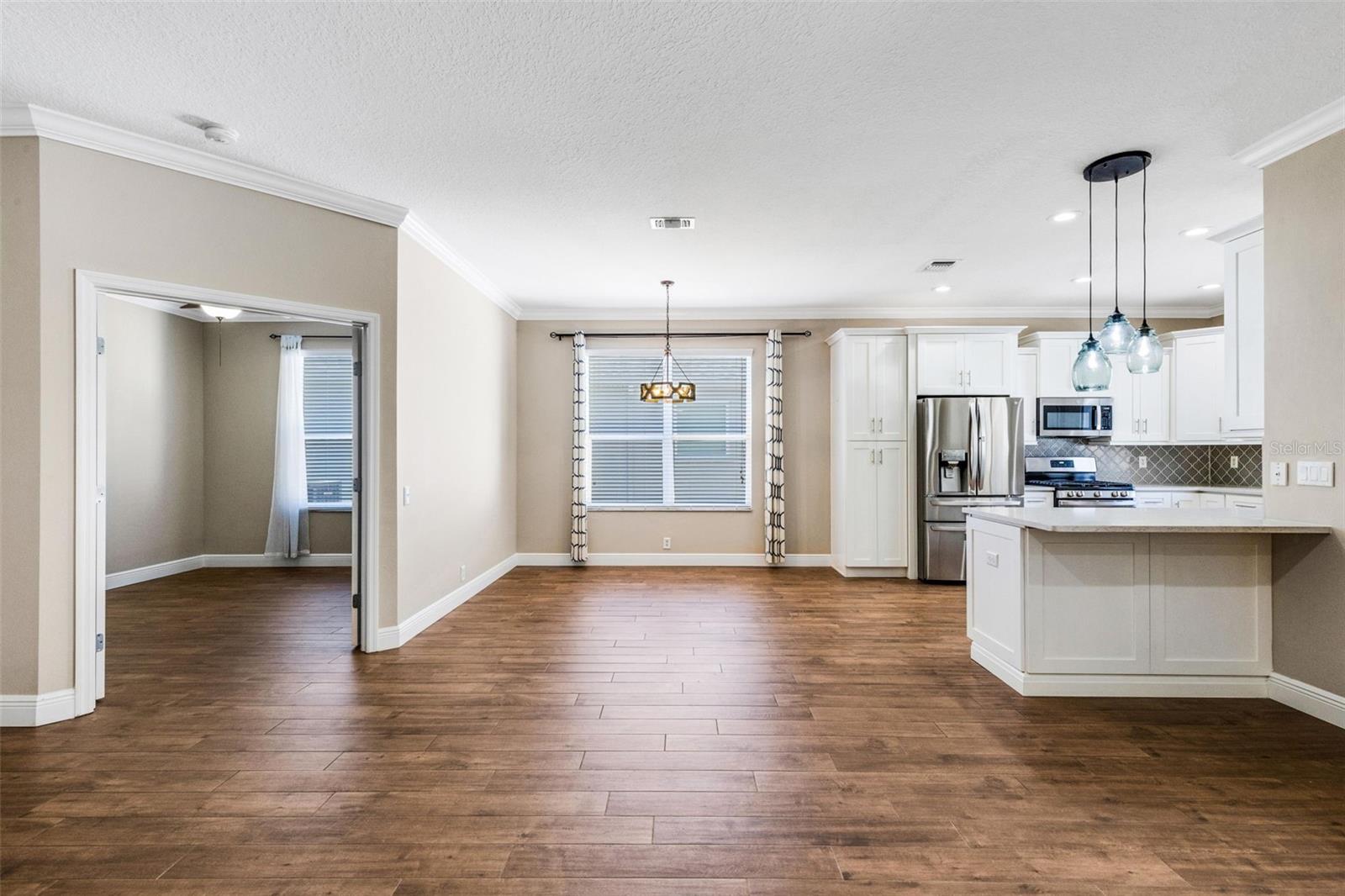 Image 15 of 59 For 3906 Whistlewood Circle