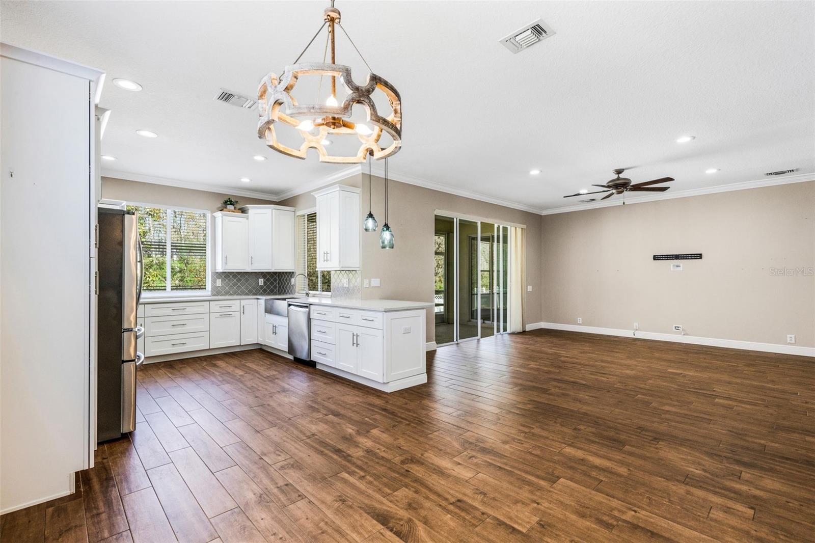 Image 18 of 59 For 3906 Whistlewood Circle