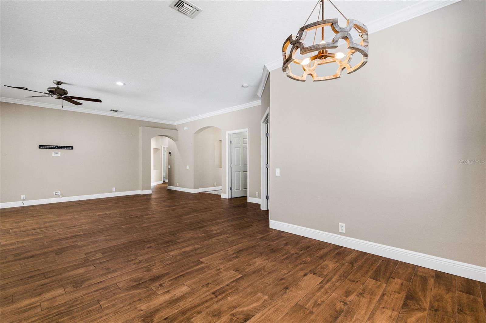 Image 19 of 59 For 3906 Whistlewood Circle