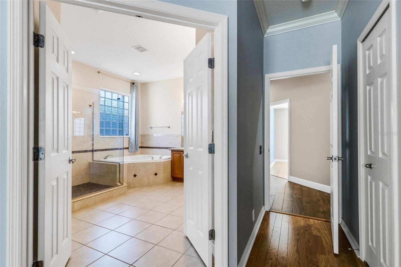 Image 33 of 59 For 3906 Whistlewood Circle