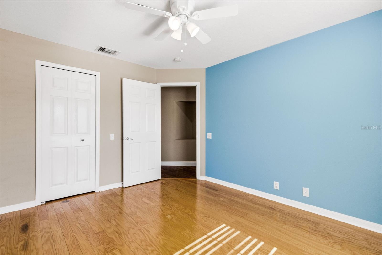 Image 39 of 59 For 3906 Whistlewood Circle