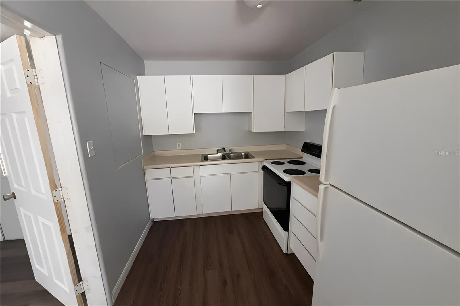 Image 3 of 7 For 4939 Flamingo Lane