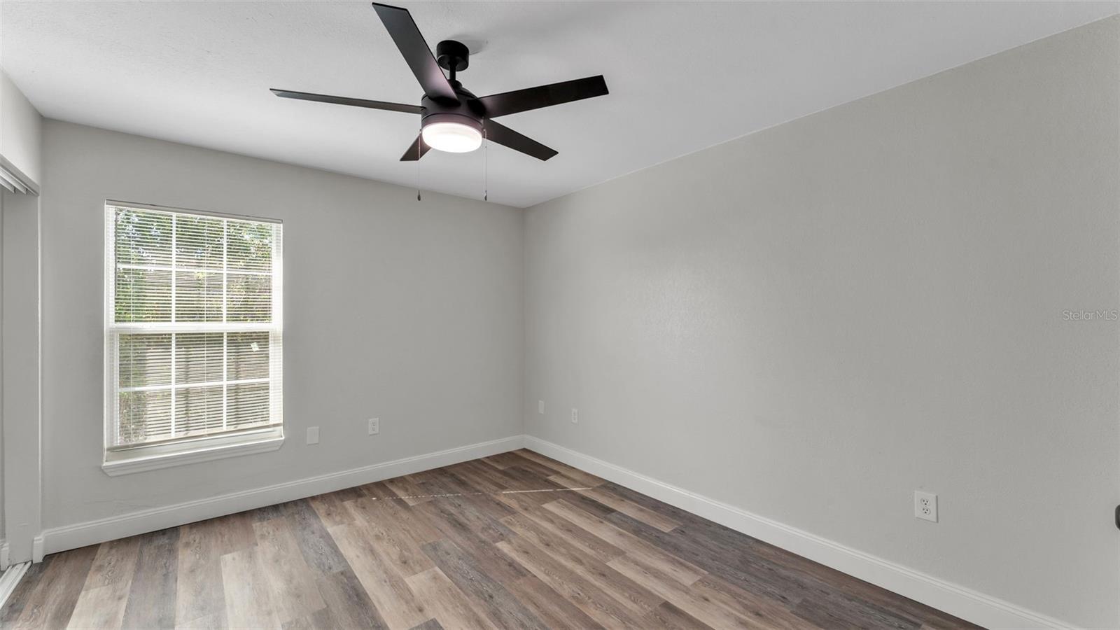 Image 12 of 12 For 1100 Lowry Avenue 38