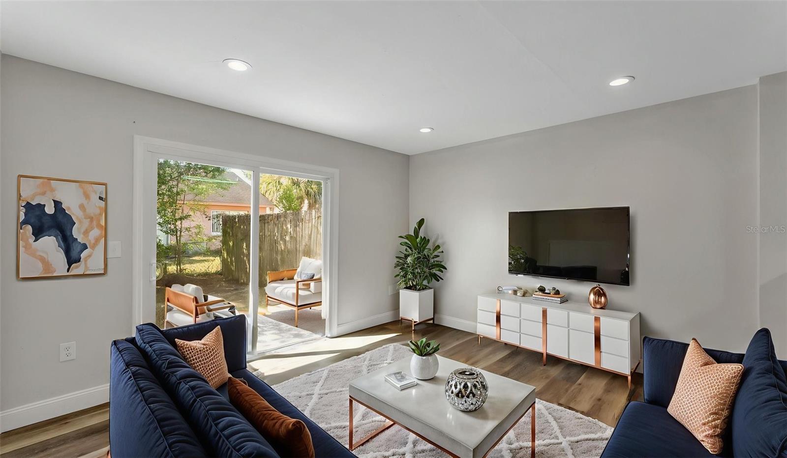 Image 2 of 12 For 1100 Lowry Avenue 38