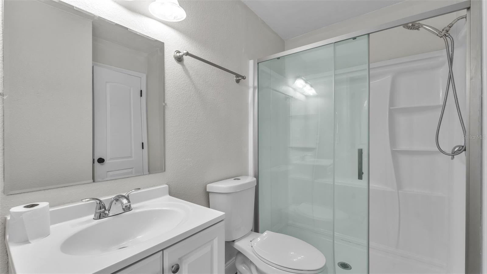 Image 8 of 12 For 1100 Lowry Avenue 38