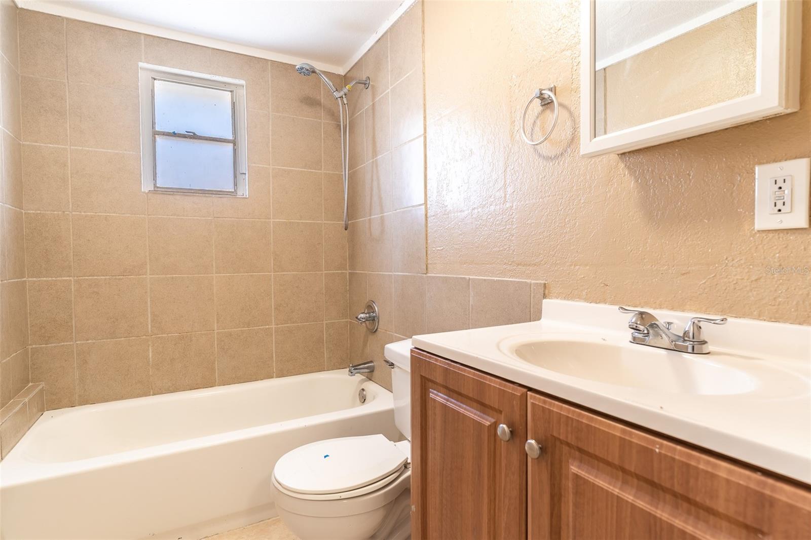 Image 8 of 12 For 116 Northside Drive 1