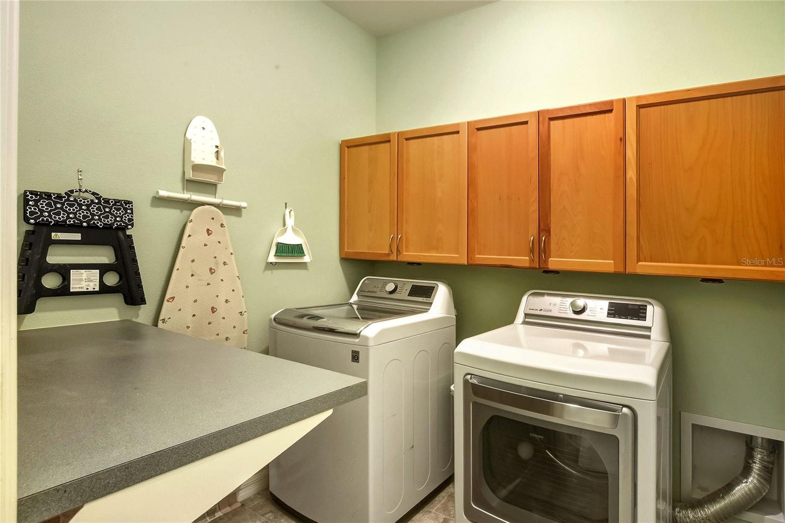 Image 14 of 59 For 5828 Marsh Landing Drive