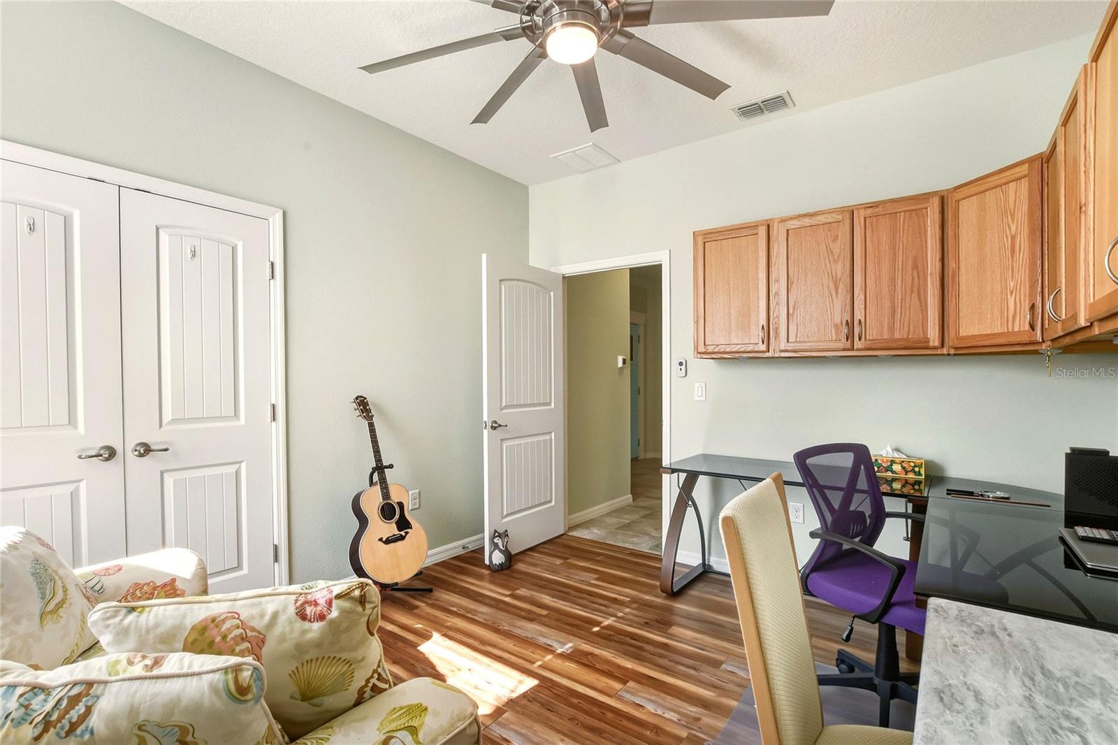 Image 15 of 59 For 5828 Marsh Landing Drive