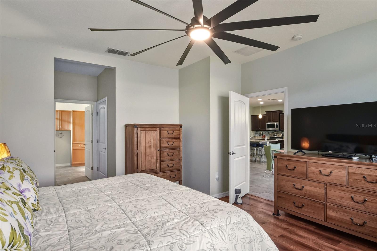 Image 33 of 59 For 5828 Marsh Landing Drive