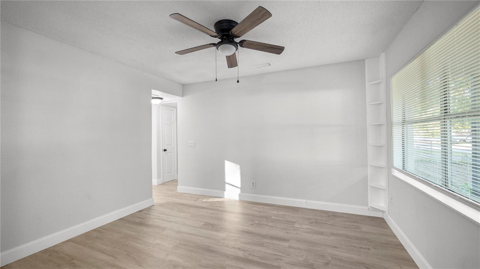 Image 11 of 50 For 739 Belair Avenue