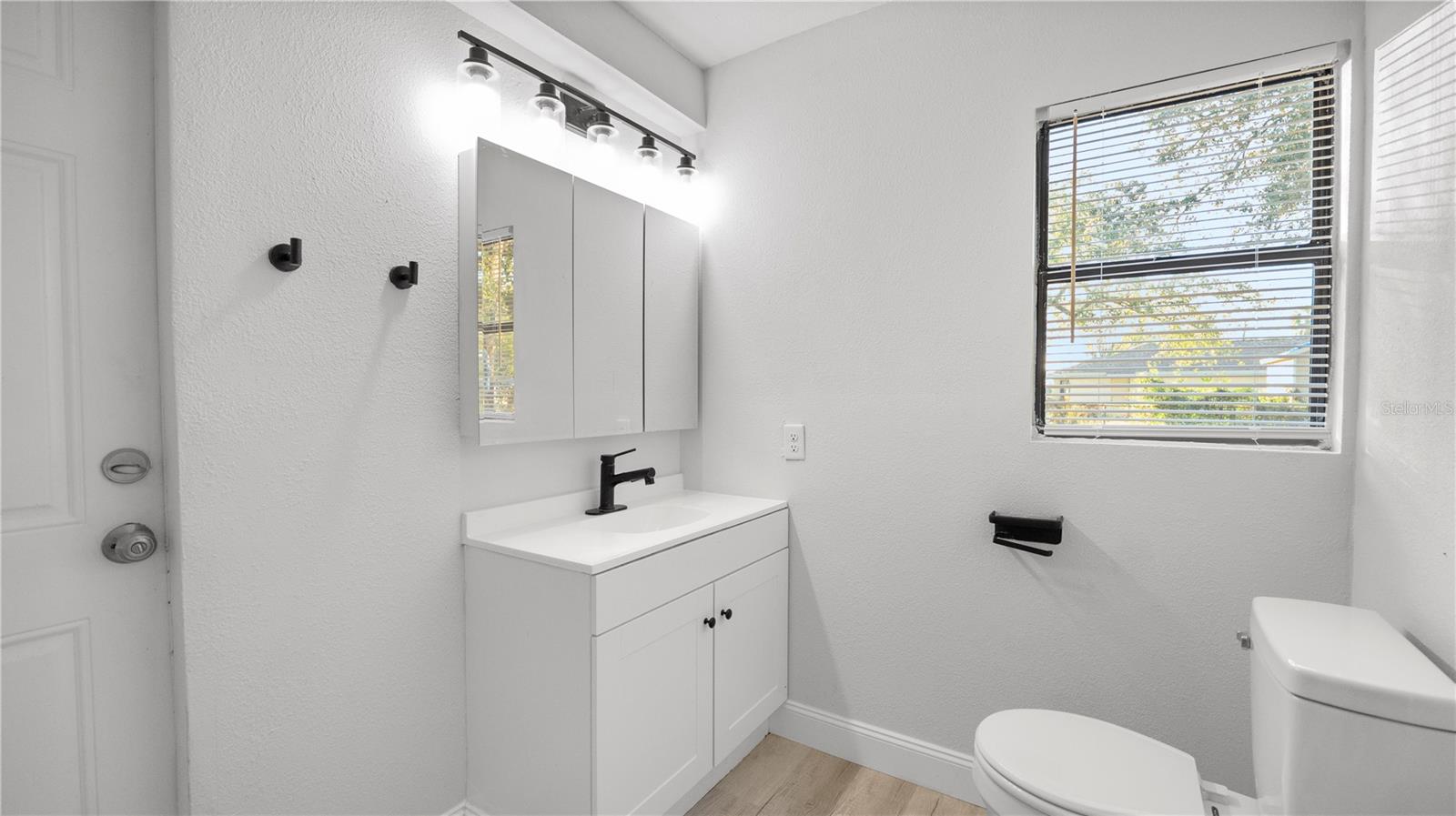 Image 27 of 50 For 739 Belair Avenue