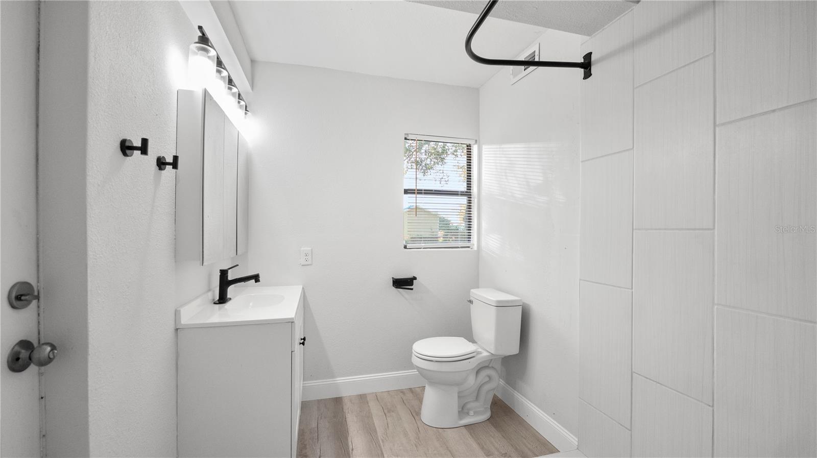 Image 28 of 50 For 739 Belair Avenue