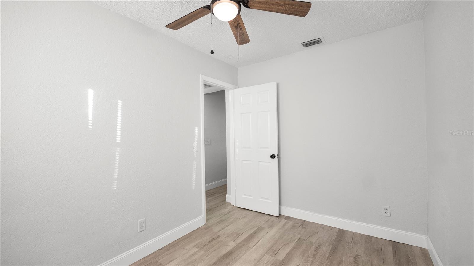 Image 32 of 50 For 739 Belair Avenue