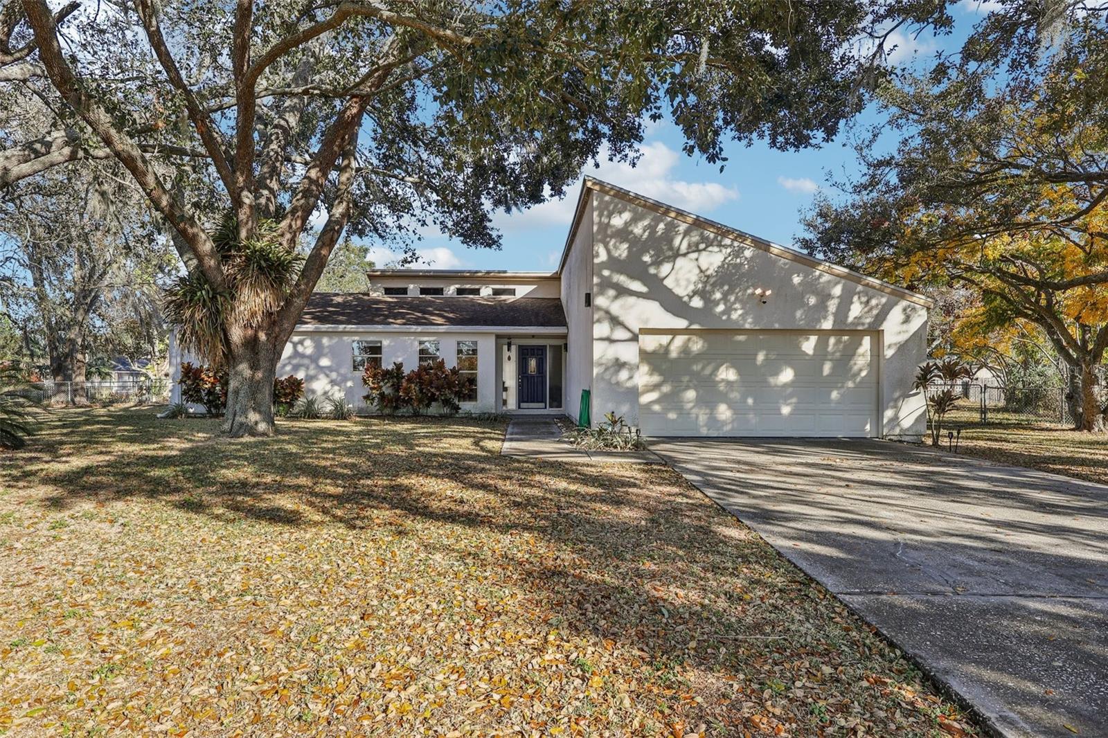 Details for 1902 Indian Trails Court, LAKELAND, FL 33813