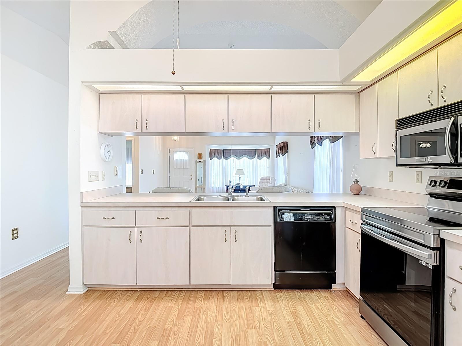 Image 15 of 58 For 38460 Cottonwood Place 38460