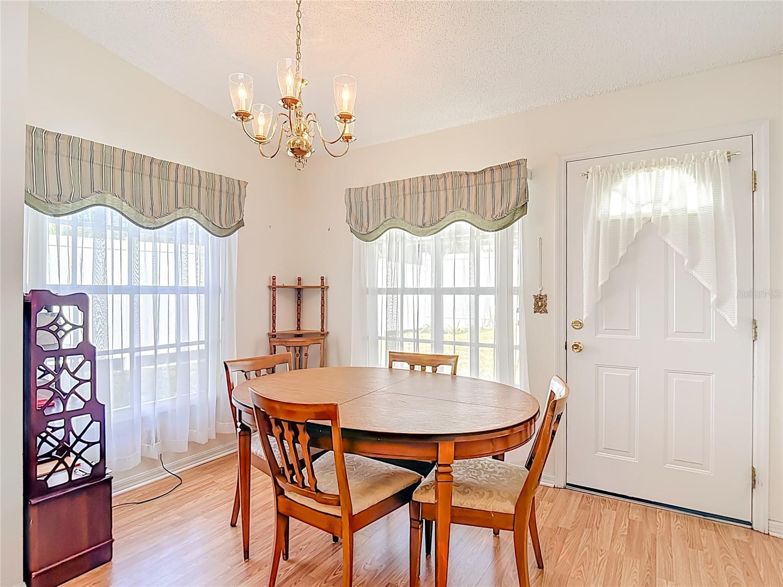 Image 17 of 58 For 38460 Cottonwood Place 38460