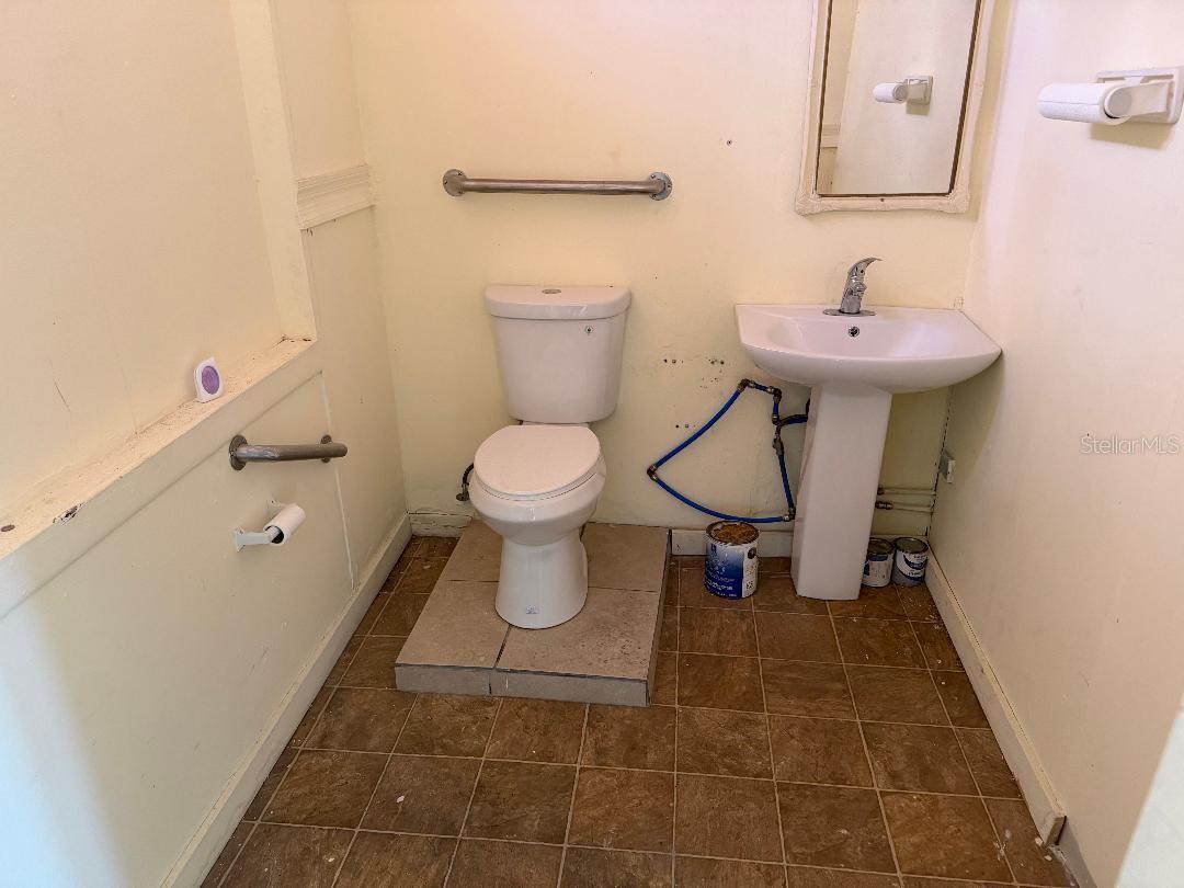 Image 5 of 8 For 104 Us Highway 27 Highway S