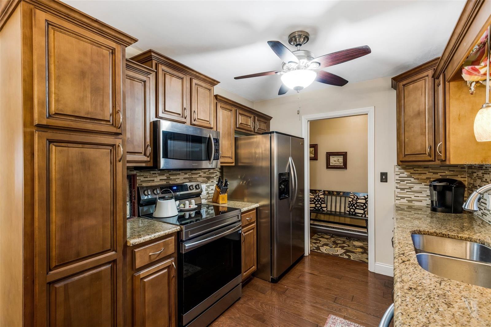 Image 15 of 46 For 2722 Collins Avenue