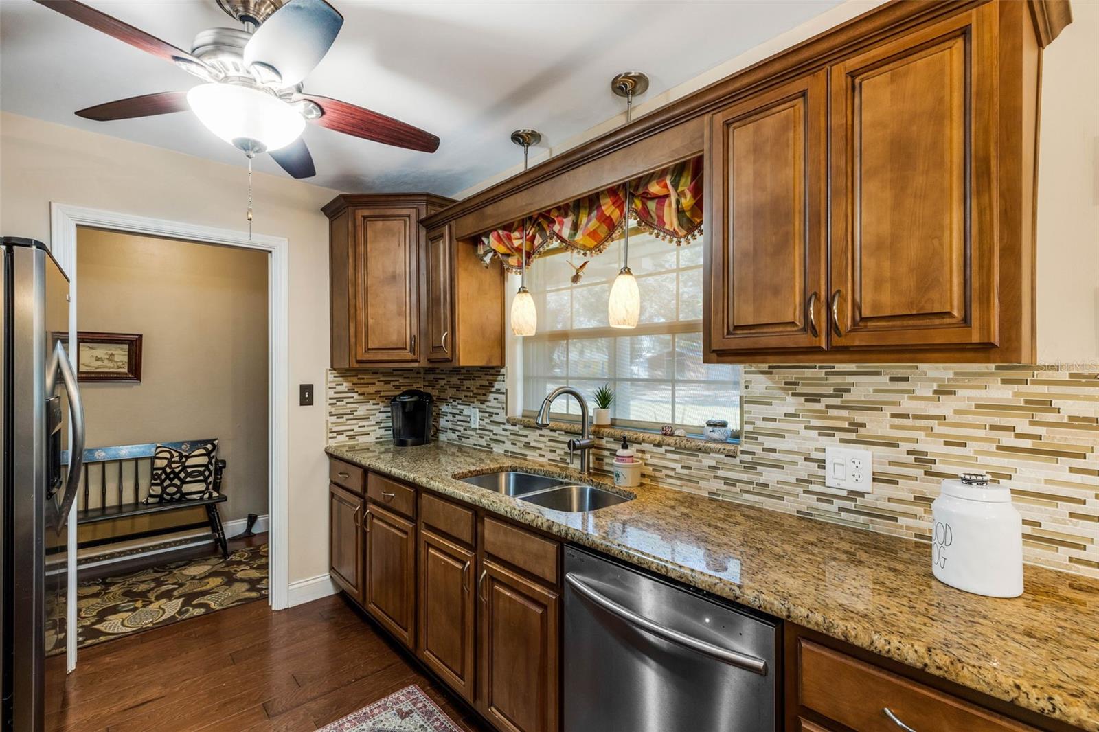 Image 16 of 46 For 2722 Collins Avenue