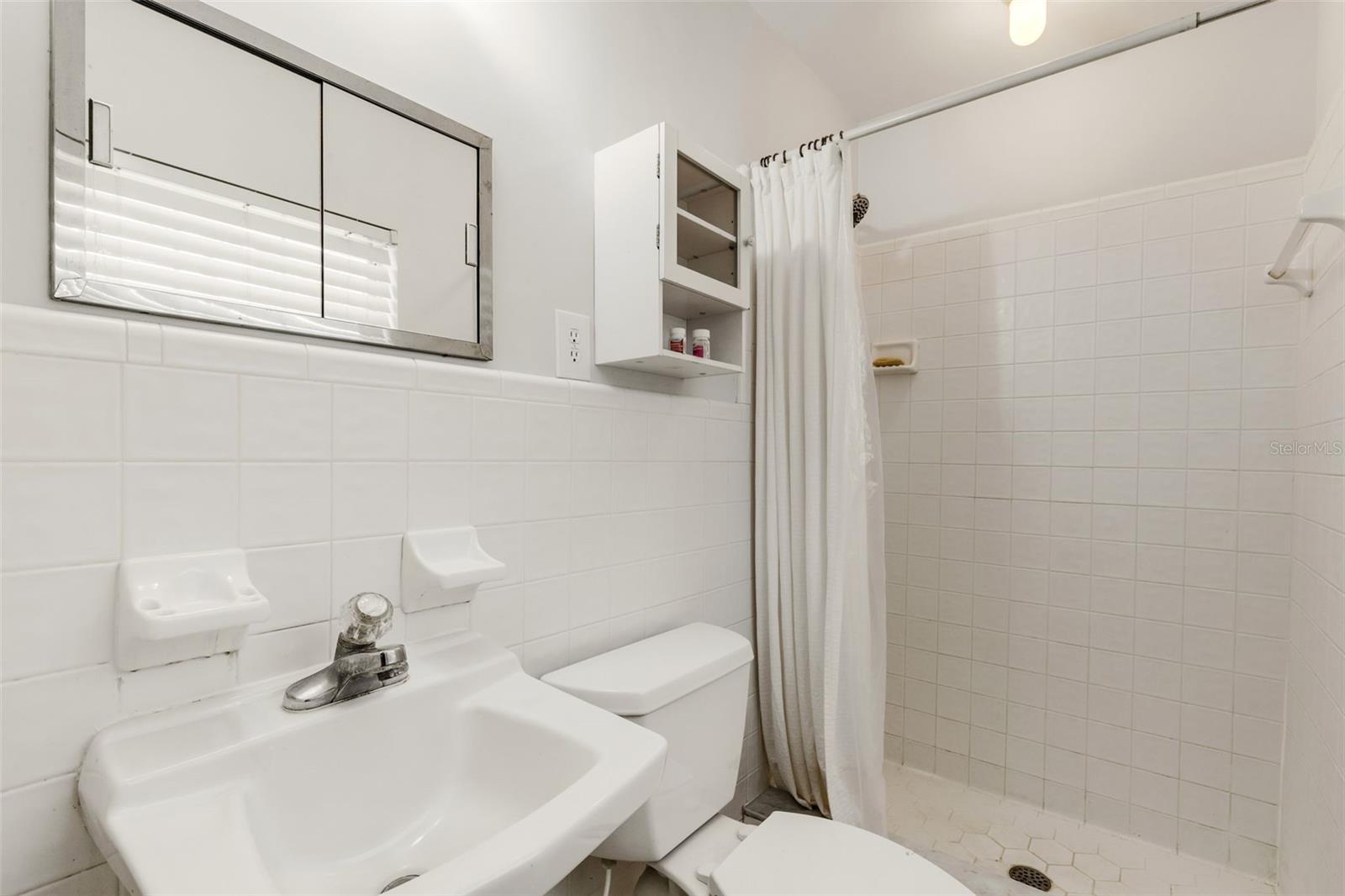 Image 25 of 46 For 2722 Collins Avenue