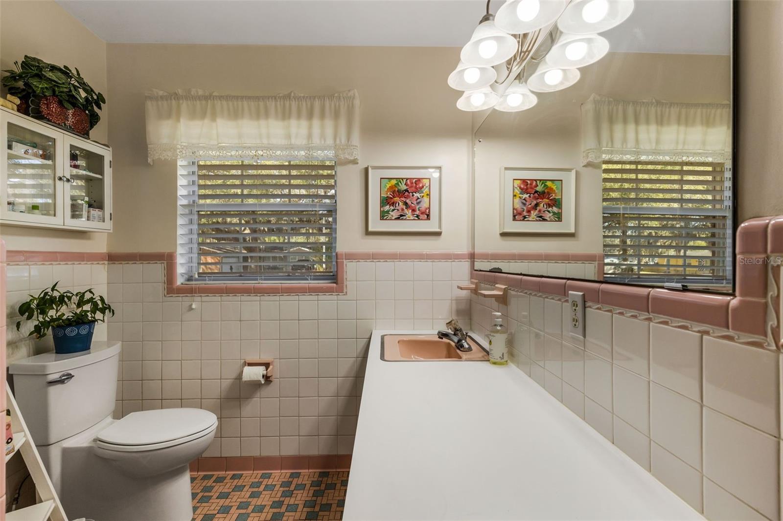 Image 31 of 46 For 2722 Collins Avenue