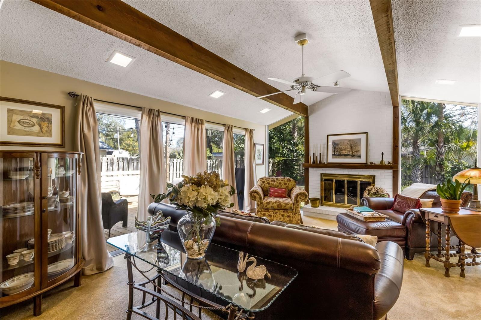 Image 7 of 46 For 2722 Collins Avenue