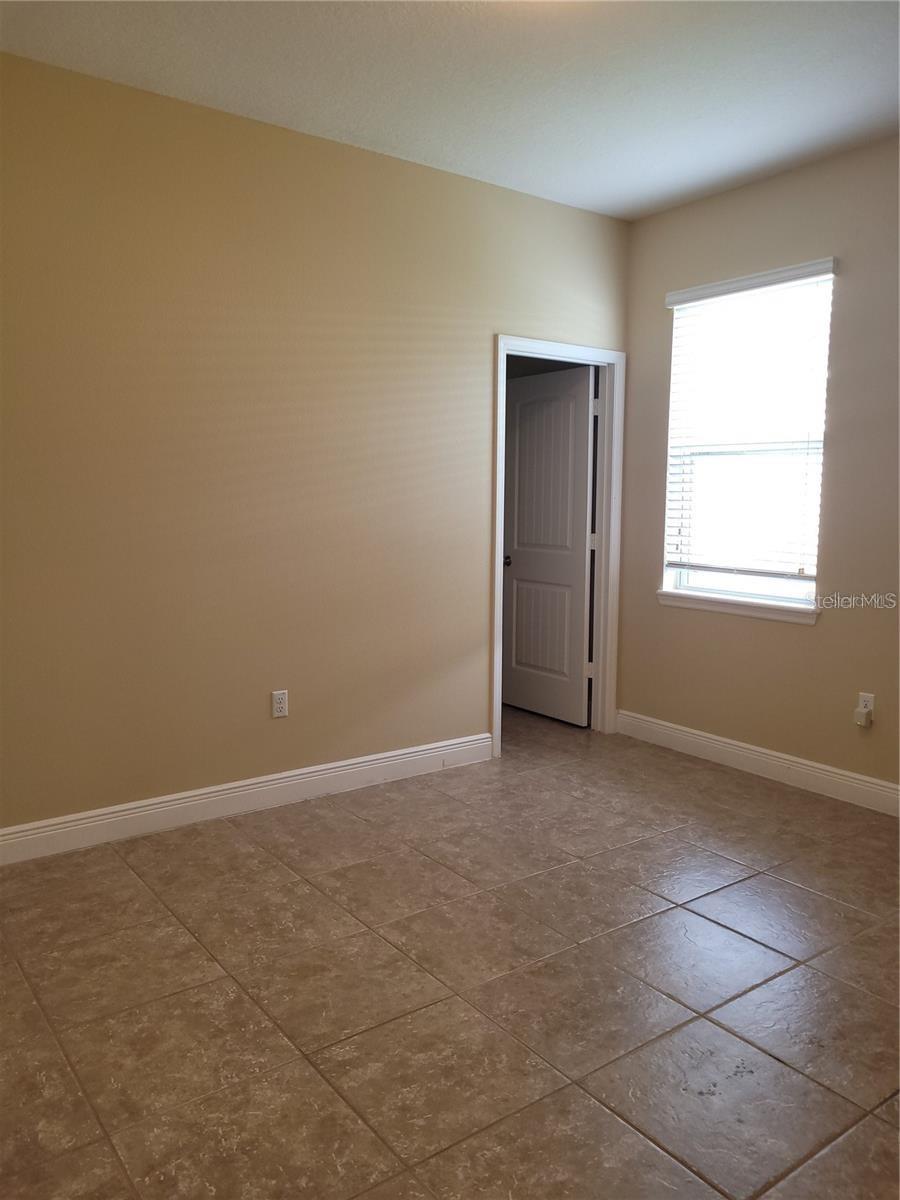 Image 14 of 22 For 4094 Berkshire Loop