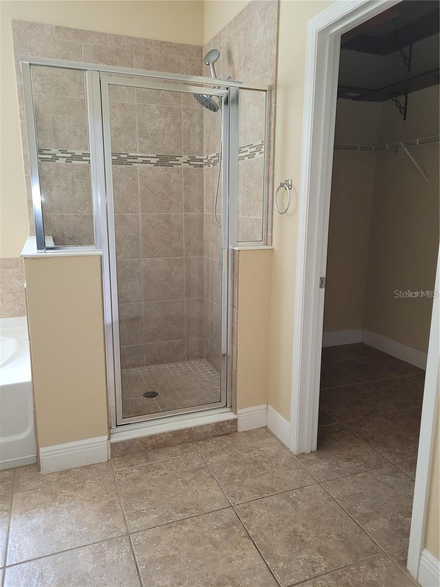 Image 6 of 22 For 4094 Berkshire Loop