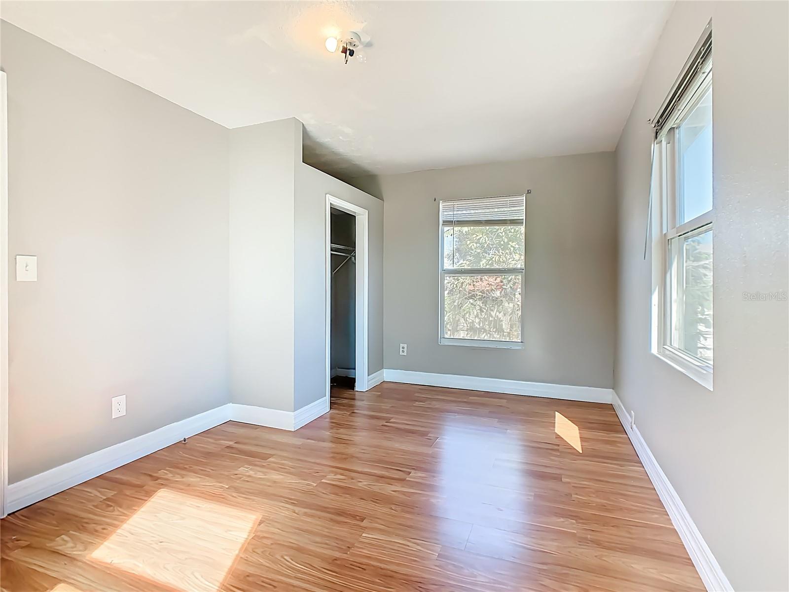 Image 18 of 43 For 1223 Sycamore Street