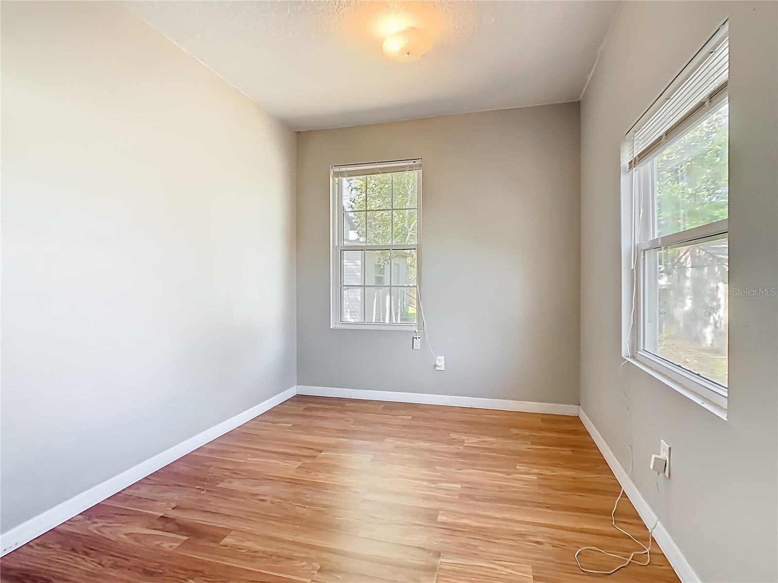 Image 20 of 43 For 1223 Sycamore Street