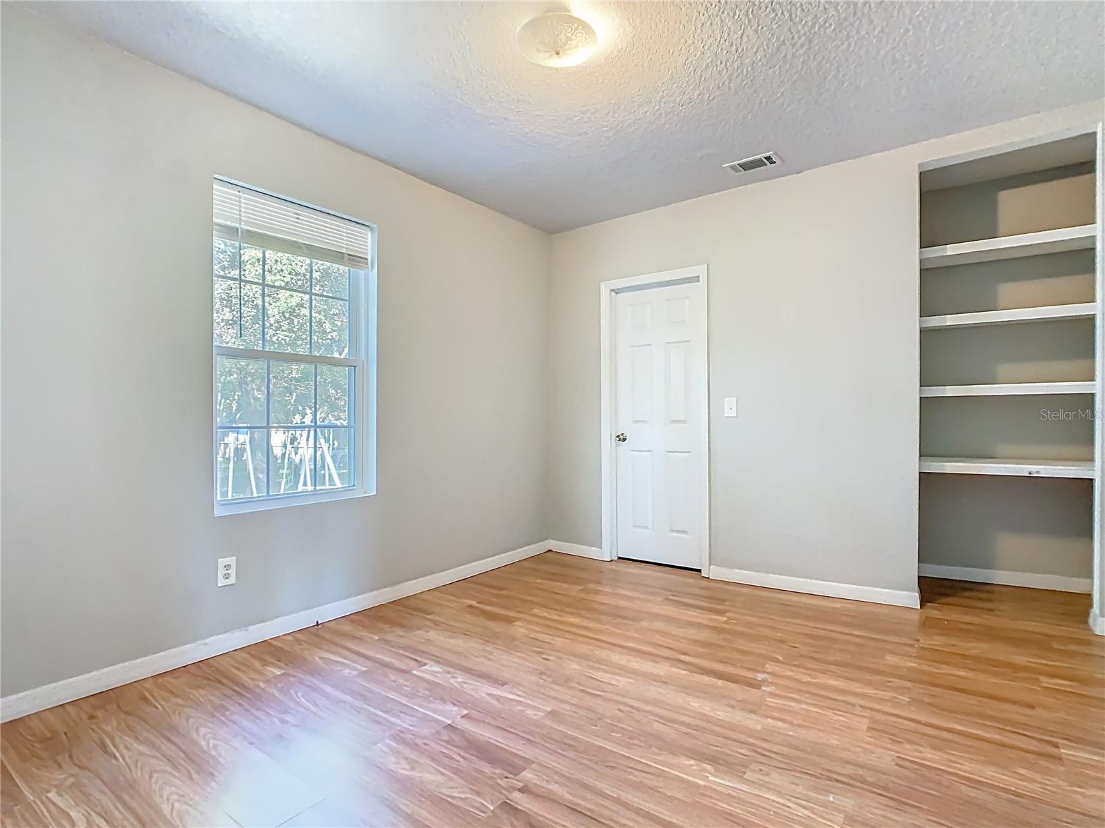 Image 23 of 43 For 1223 Sycamore Street