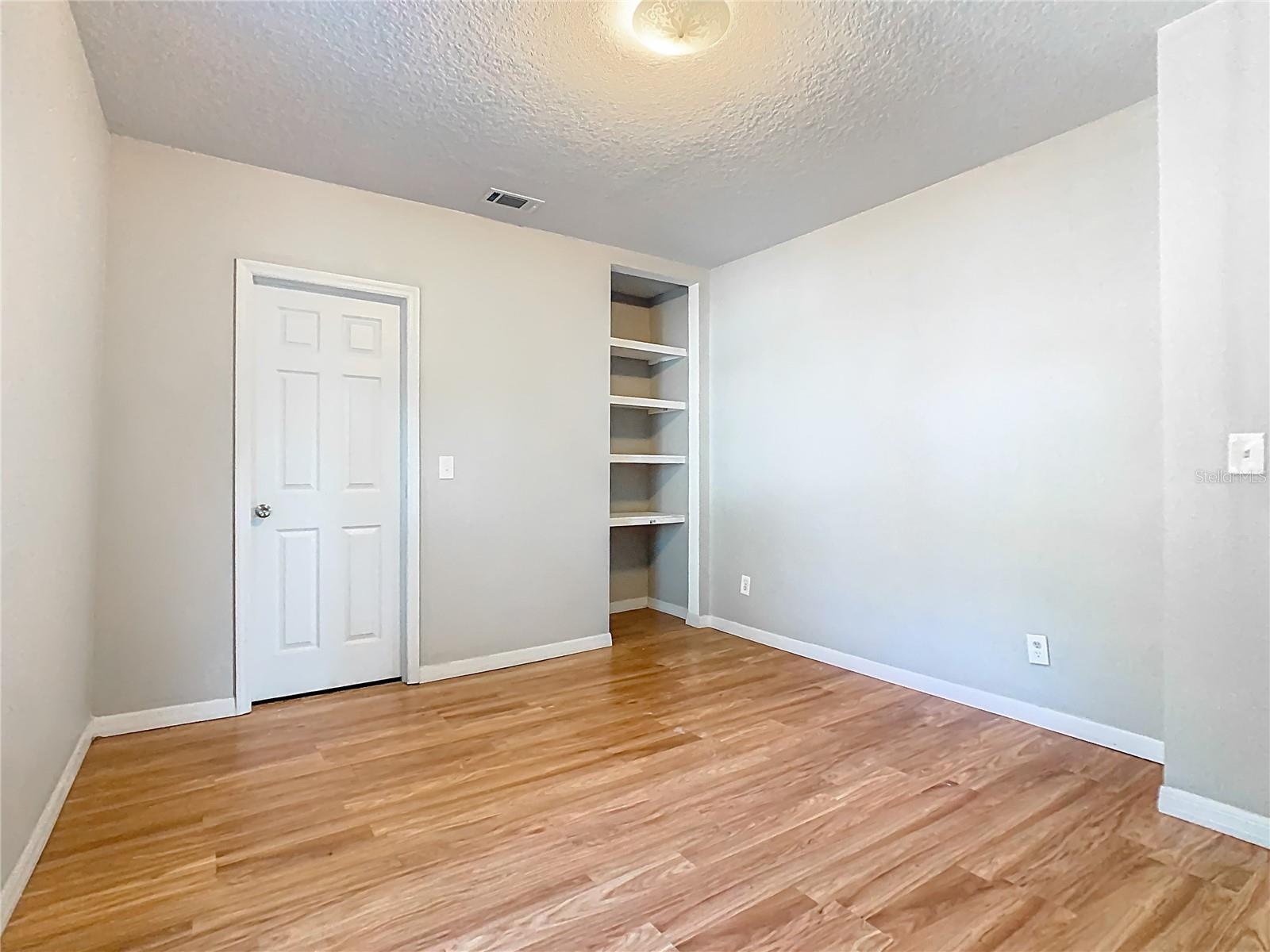 Image 24 of 43 For 1223 Sycamore Street