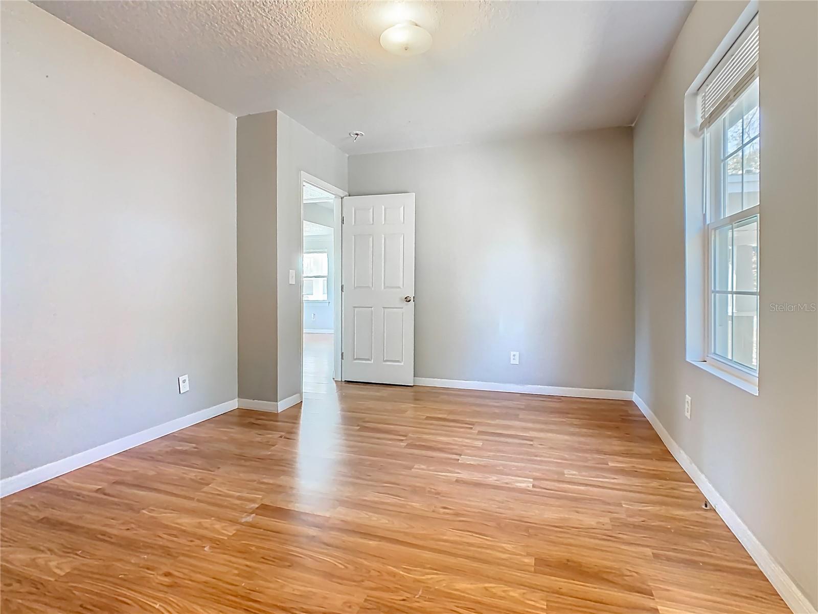 Image 25 of 43 For 1223 Sycamore Street