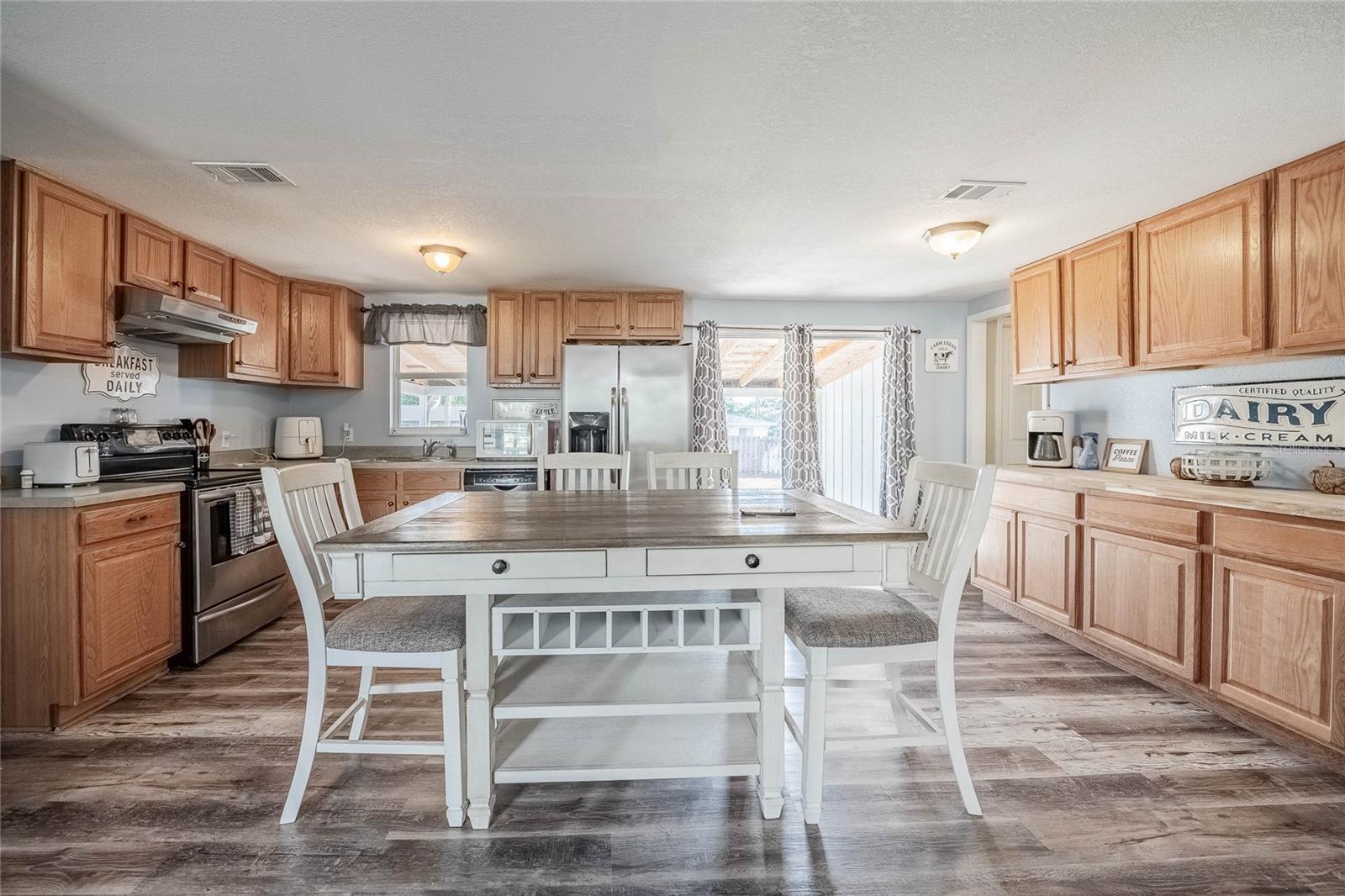 Image 10 of 38 For 729 Lake Avenue