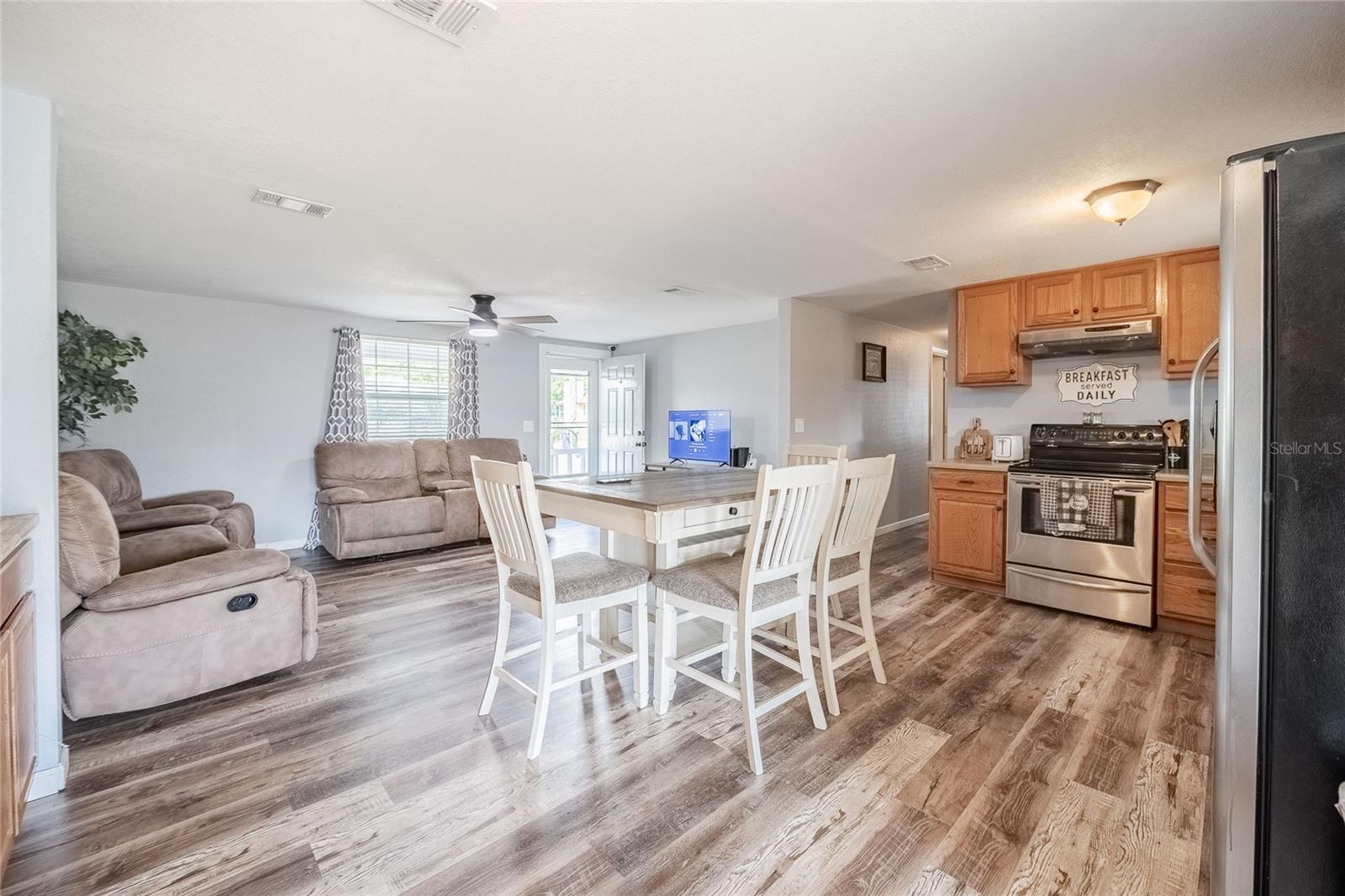 Image 11 of 38 For 729 Lake Avenue