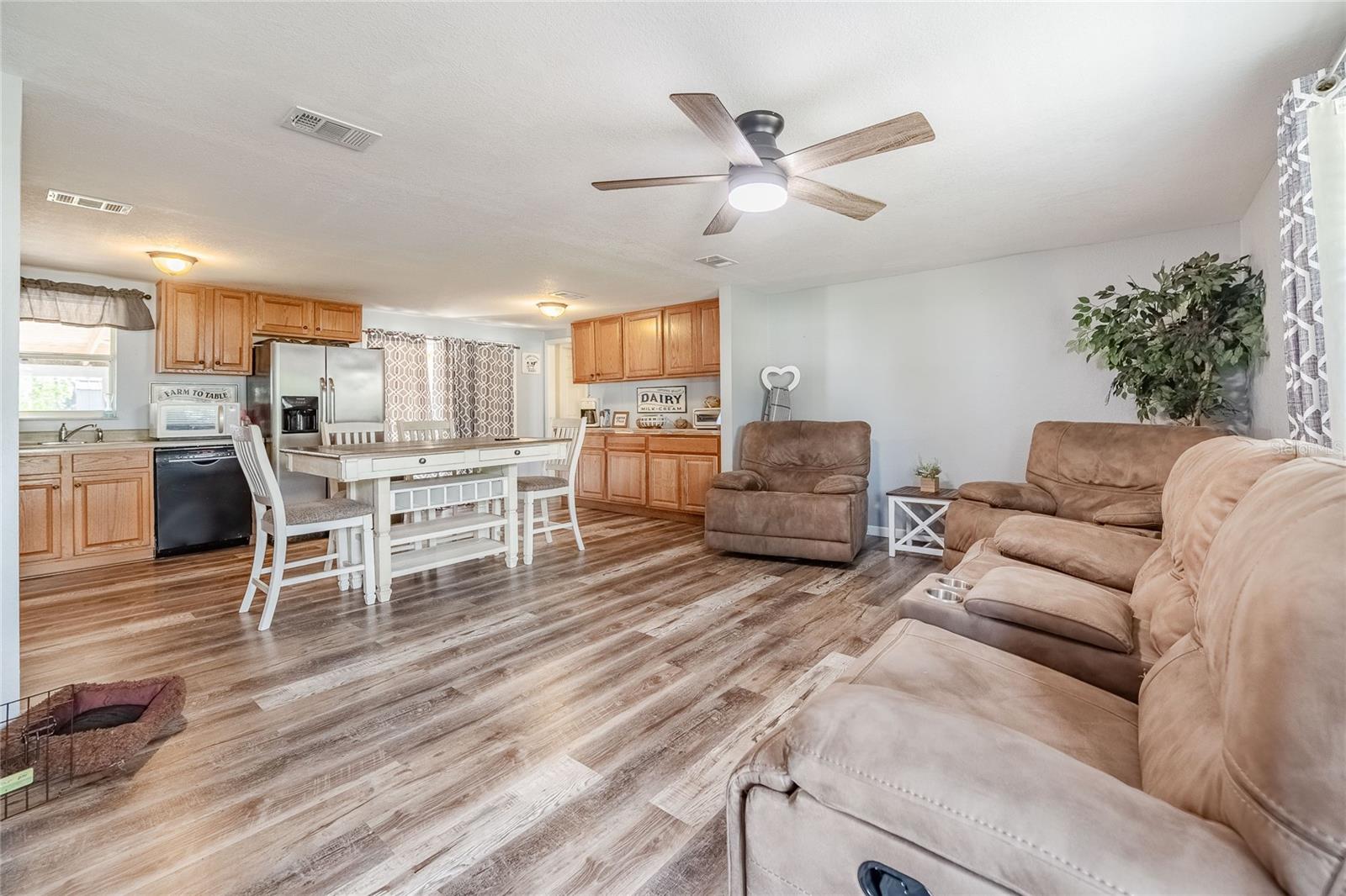 Image 12 of 38 For 729 Lake Avenue