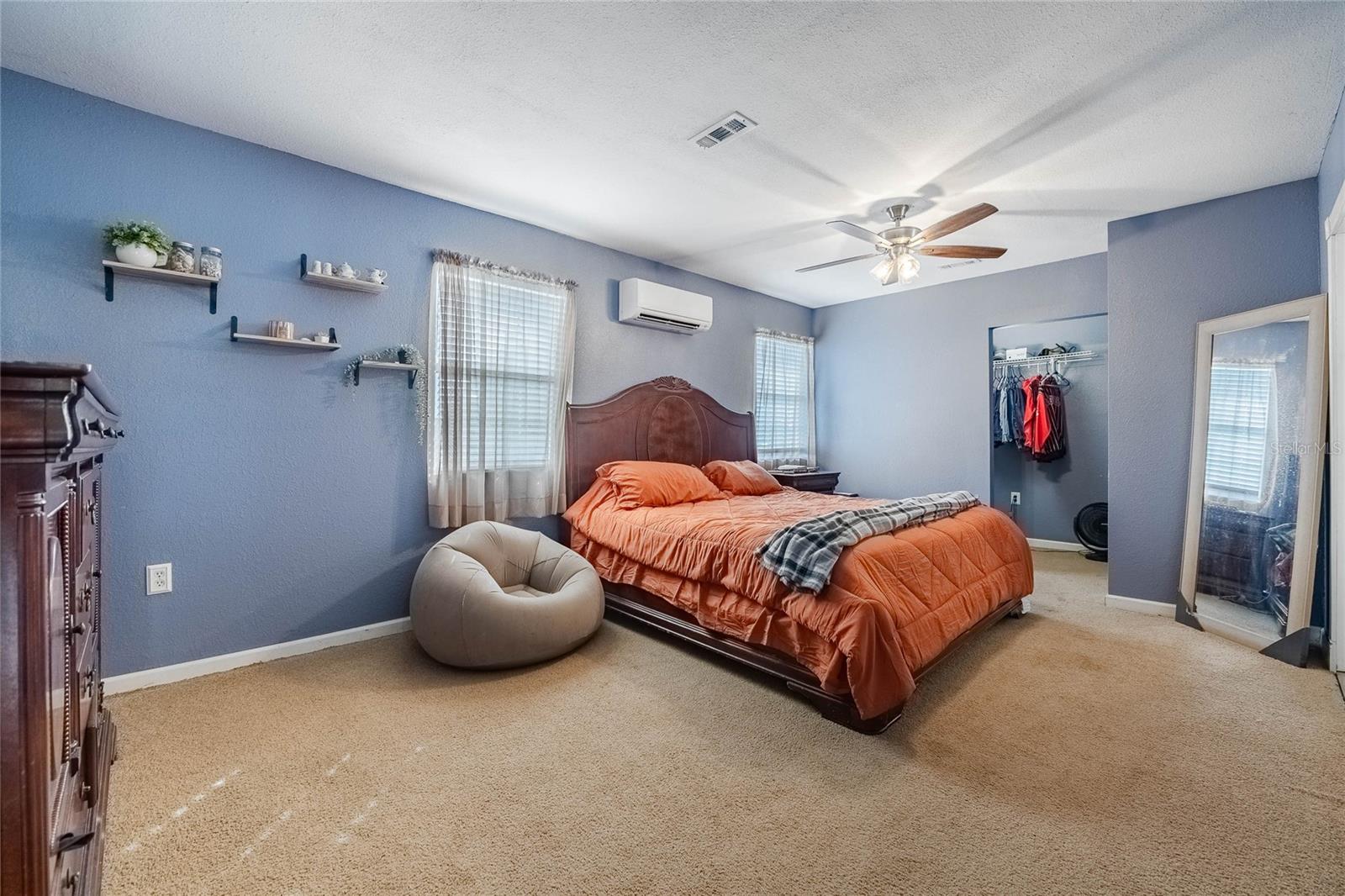 Image 14 of 38 For 729 Lake Avenue