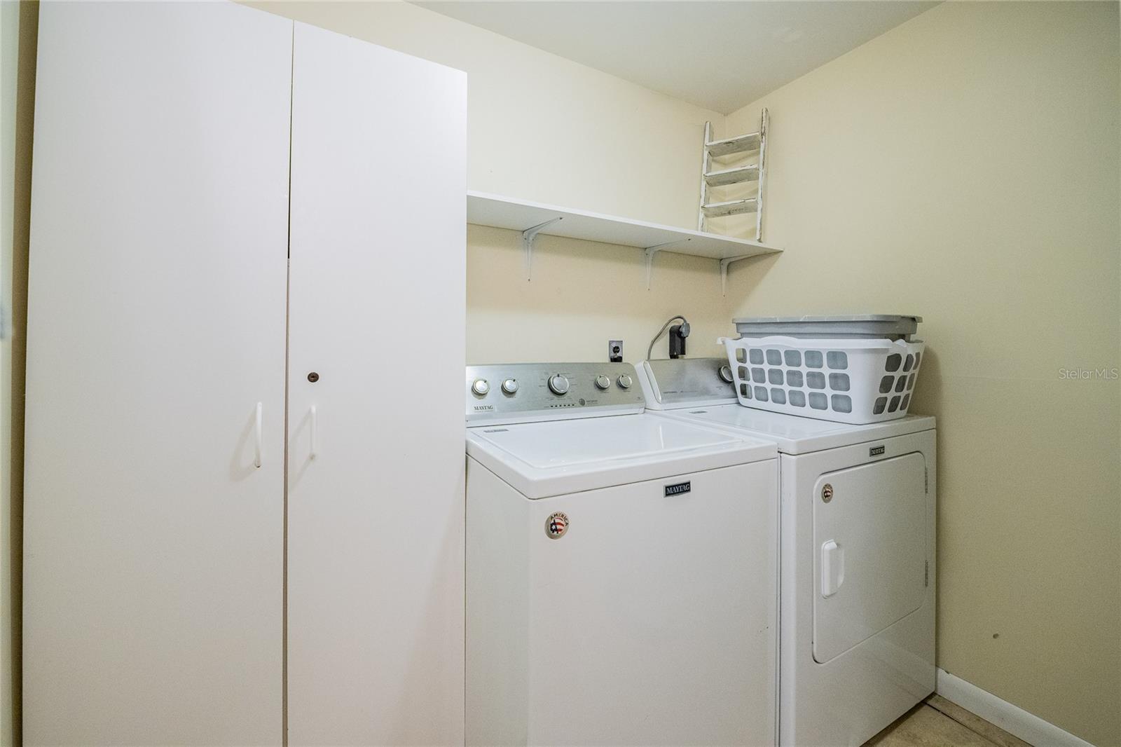 Image 19 of 38 For 729 Lake Avenue