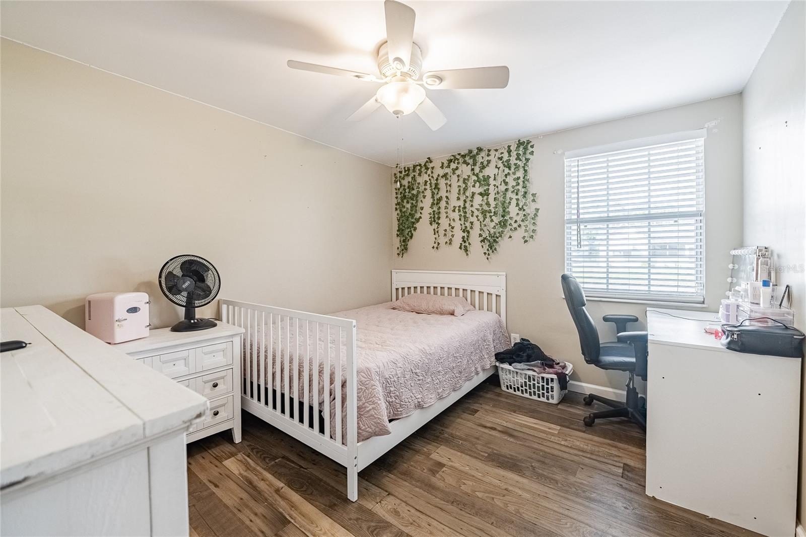 Image 23 of 38 For 729 Lake Avenue