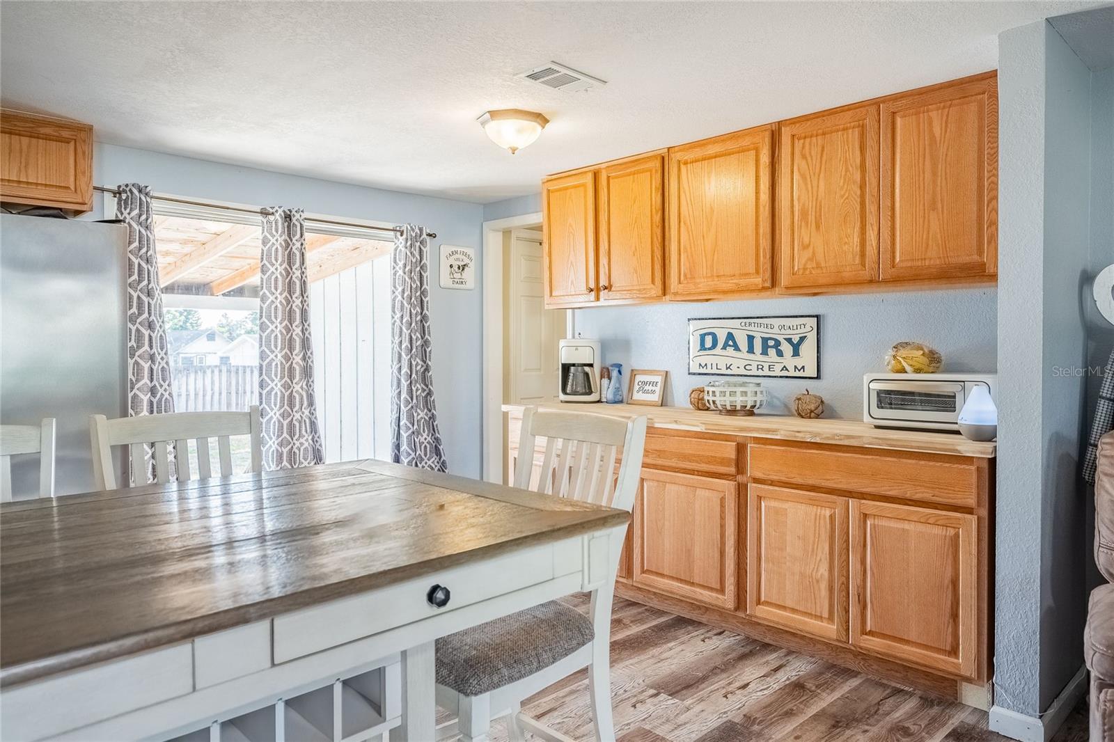 Image 7 of 38 For 729 Lake Avenue